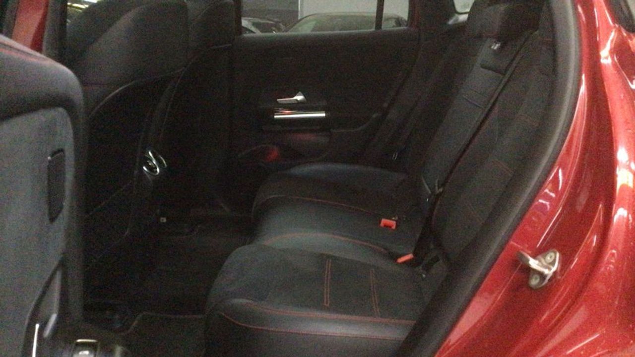 mercedes-eqa-250-amg-line-imagen-10