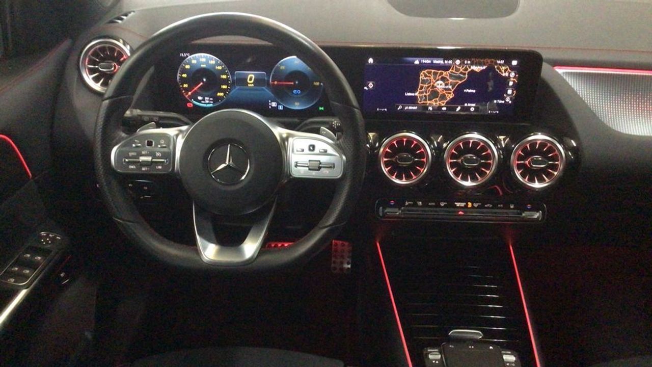 mercedes-eqa-250-amg-line-imagen-8