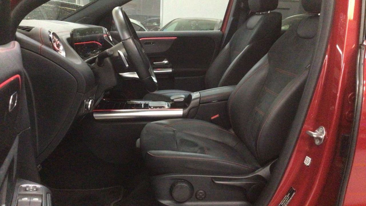 mercedes-eqa-250-amg-line-imagen-6