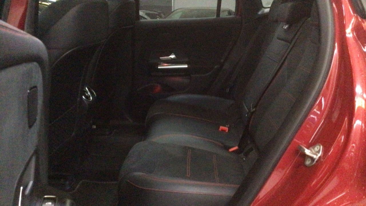 mercedes-eqa-250-amg-line-imagen-10