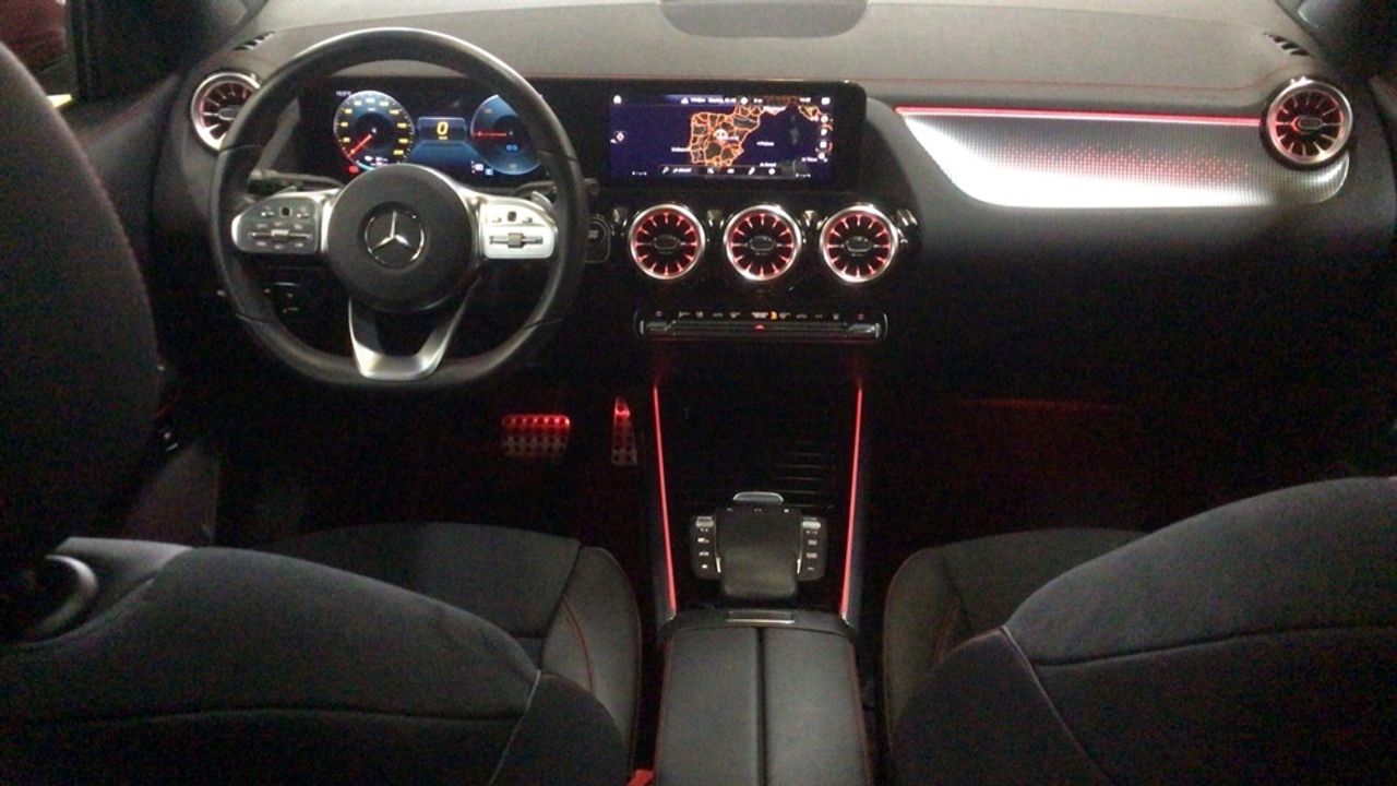 mercedes-eqa-250-amg-line-imagen-7