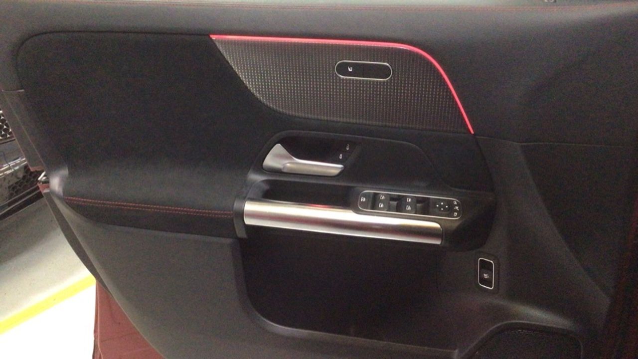 mercedes-eqa-250-amg-line-imagen-23