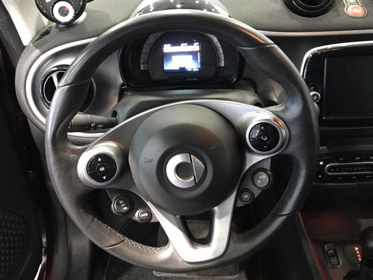 smart-fortwo-60kw81cv-eq-coupe-imagen-8