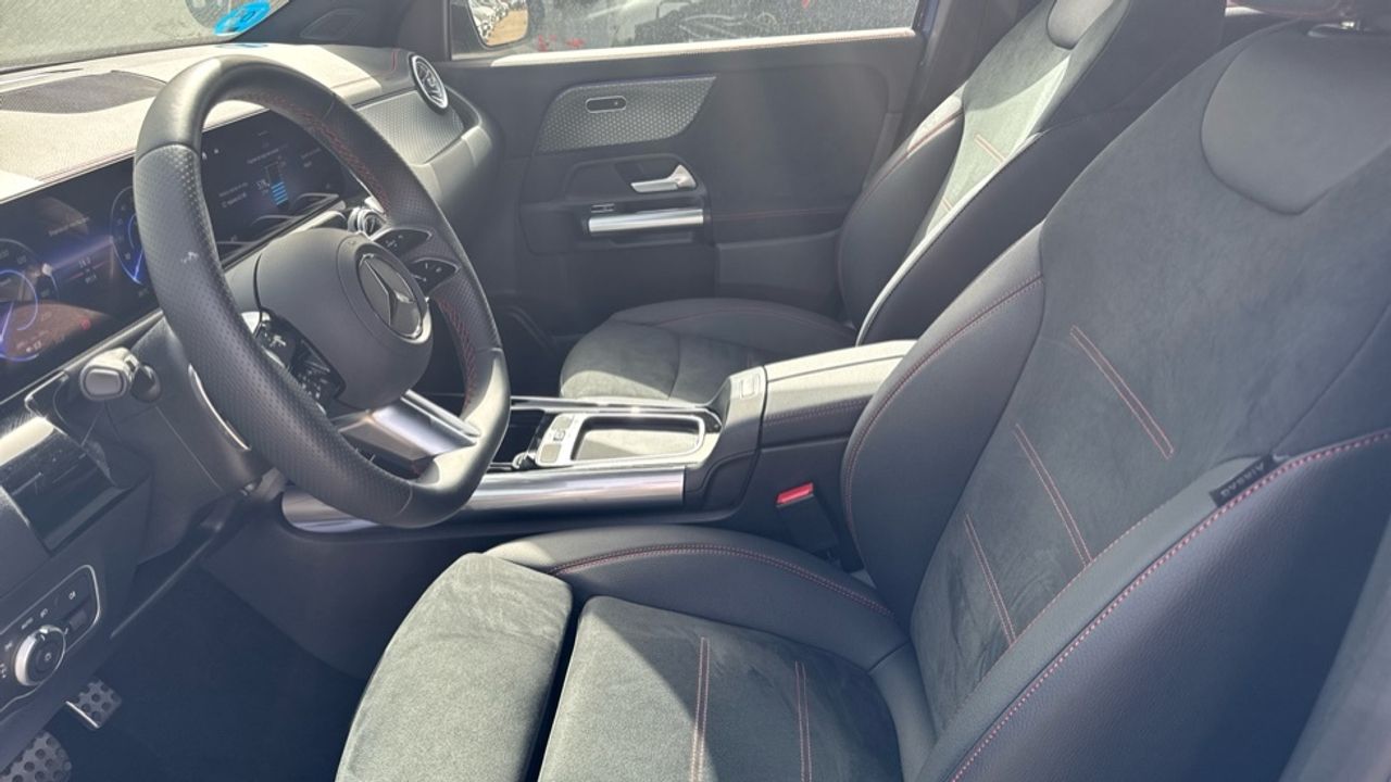 mercedes-eqa-250+-+-amg-line-imagen-5