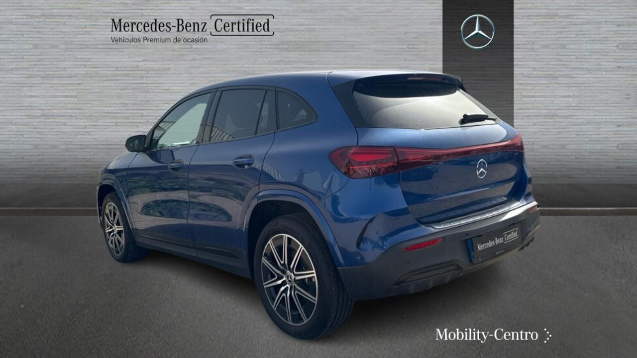 mercedes-eqa-250+-+-amg-line-imagen-3