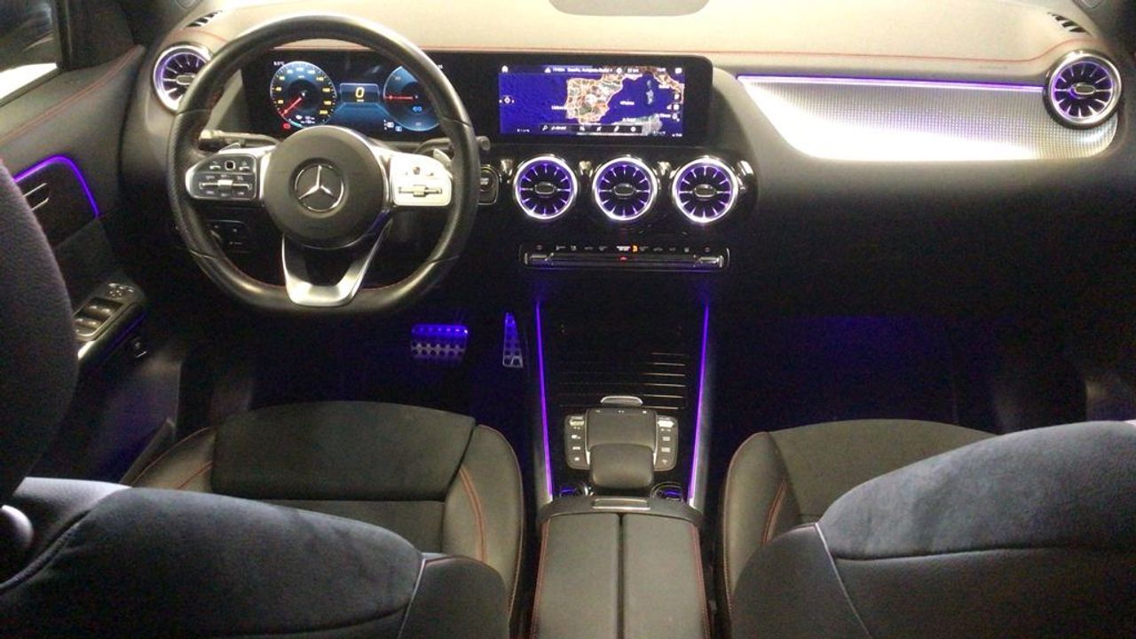 mercedes-eqa-250-amg-line-imagen-7