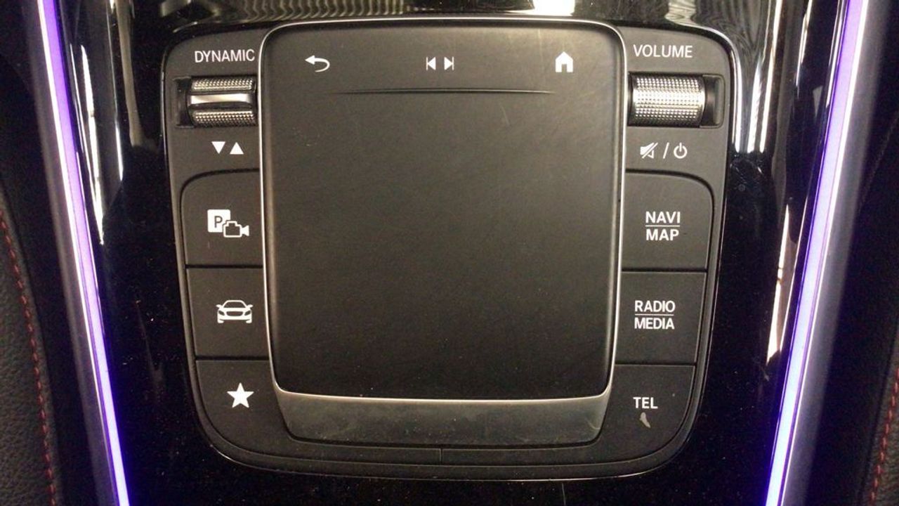 mercedes-eqa-250-amg-line-imagen-19