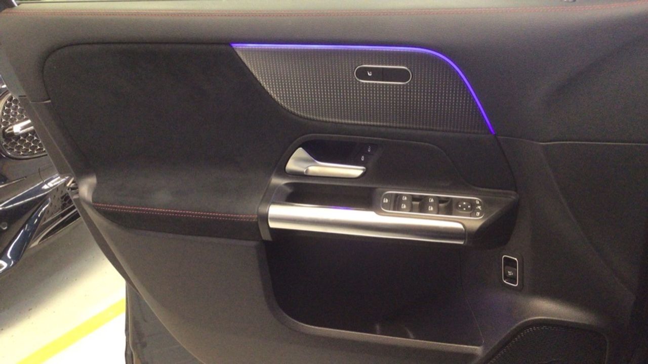 mercedes-eqa-250-amg-line-imagen-22