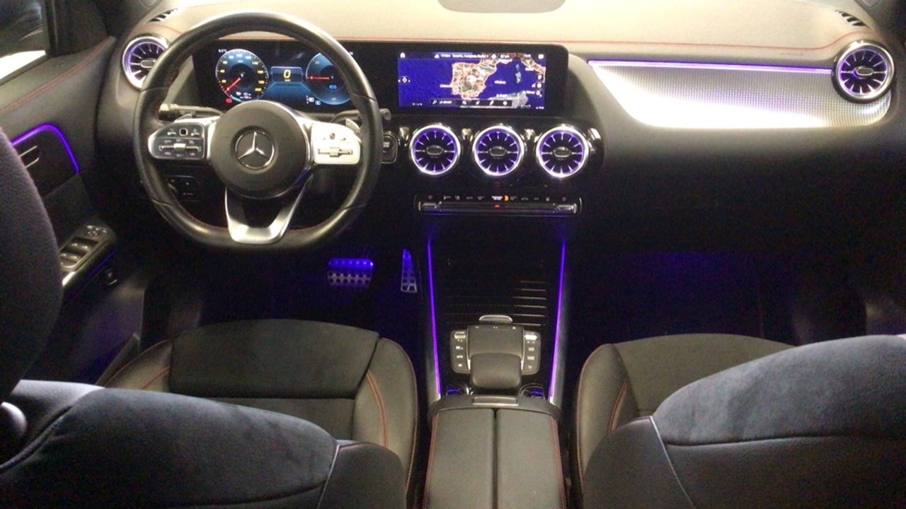 mercedes-eqa-250-amg-line-imagen-7