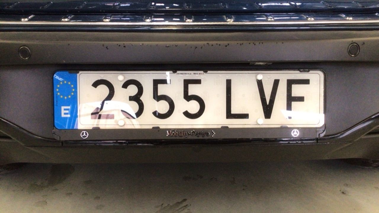 mercedes-eqa-250-amg-line-imagen-25