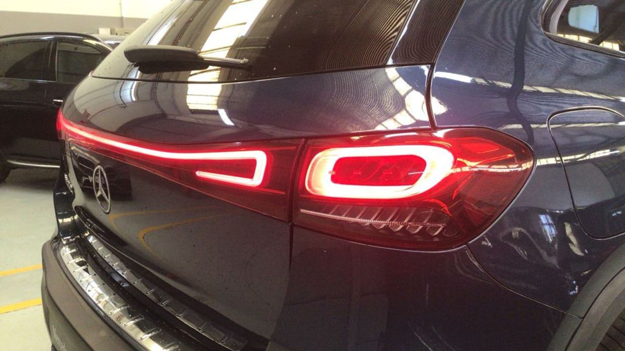 mercedes-eqa-250-amg-line-imagen-14