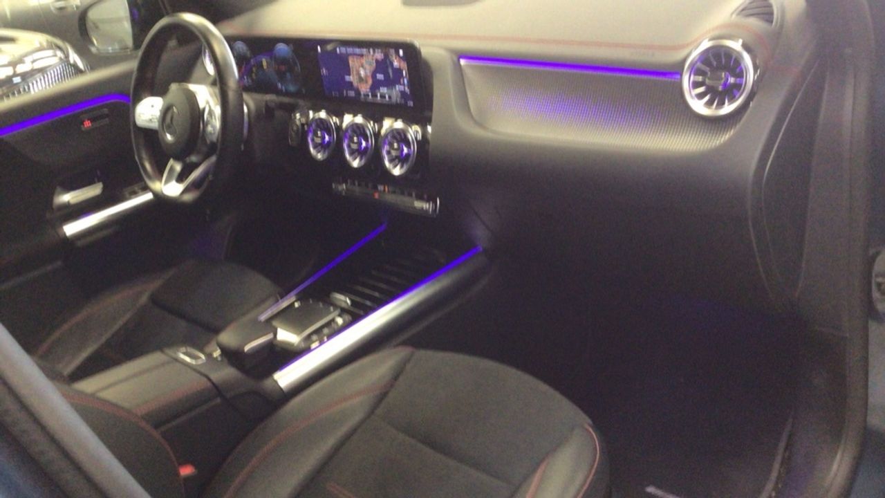 mercedes-eqa-250-amg-line-imagen-9