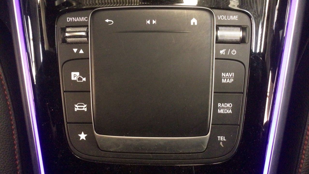 mercedes-eqa-250-amg-line-imagen-19