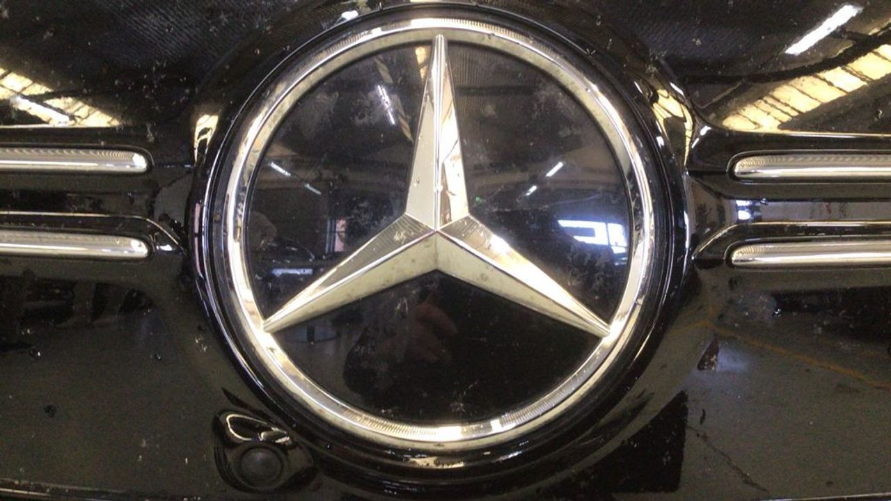 mercedes-eqa-250-amg-line-imagen-12