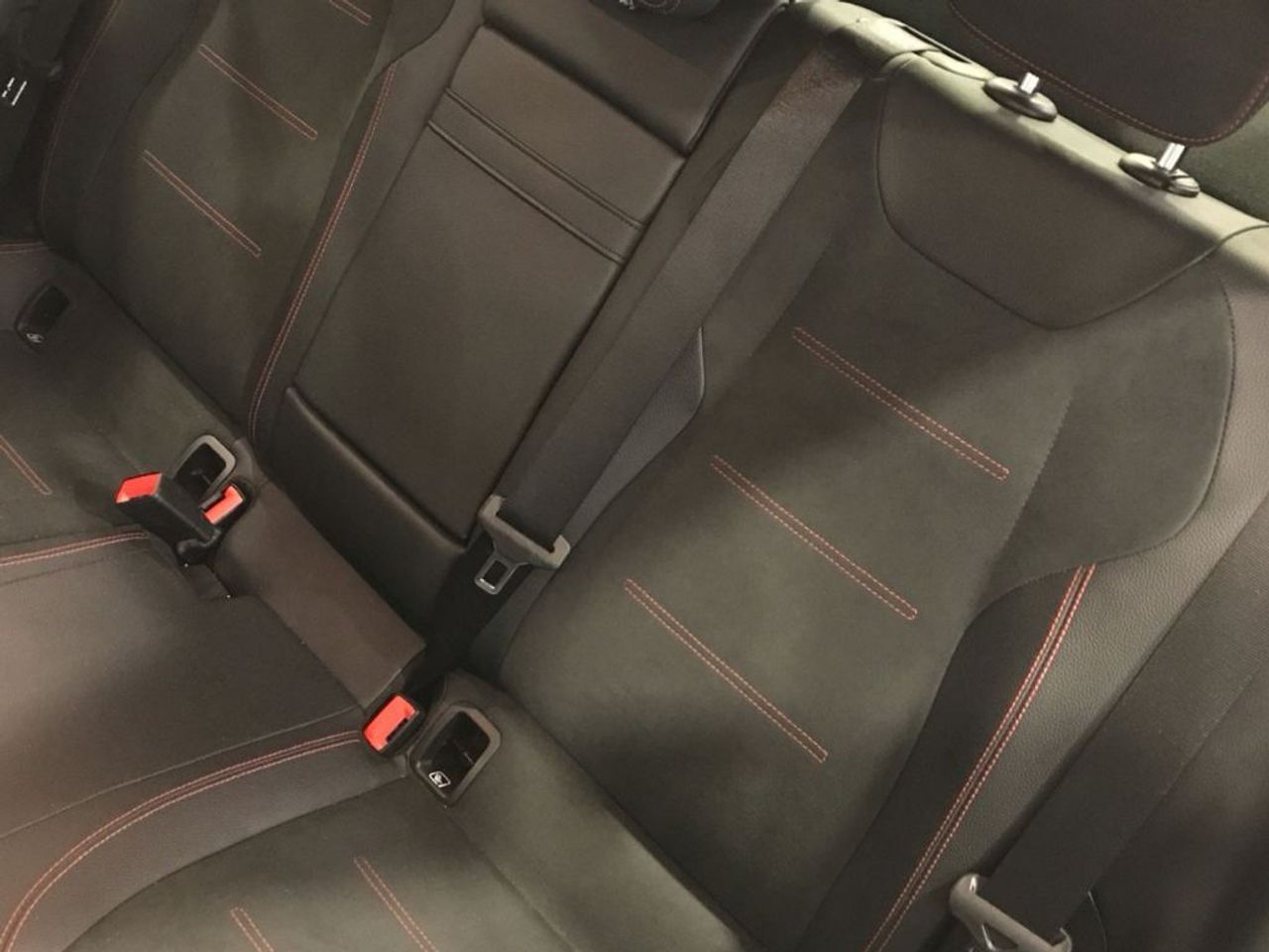 mercedes-clase-a-sedan-a-250-e-imagen-10