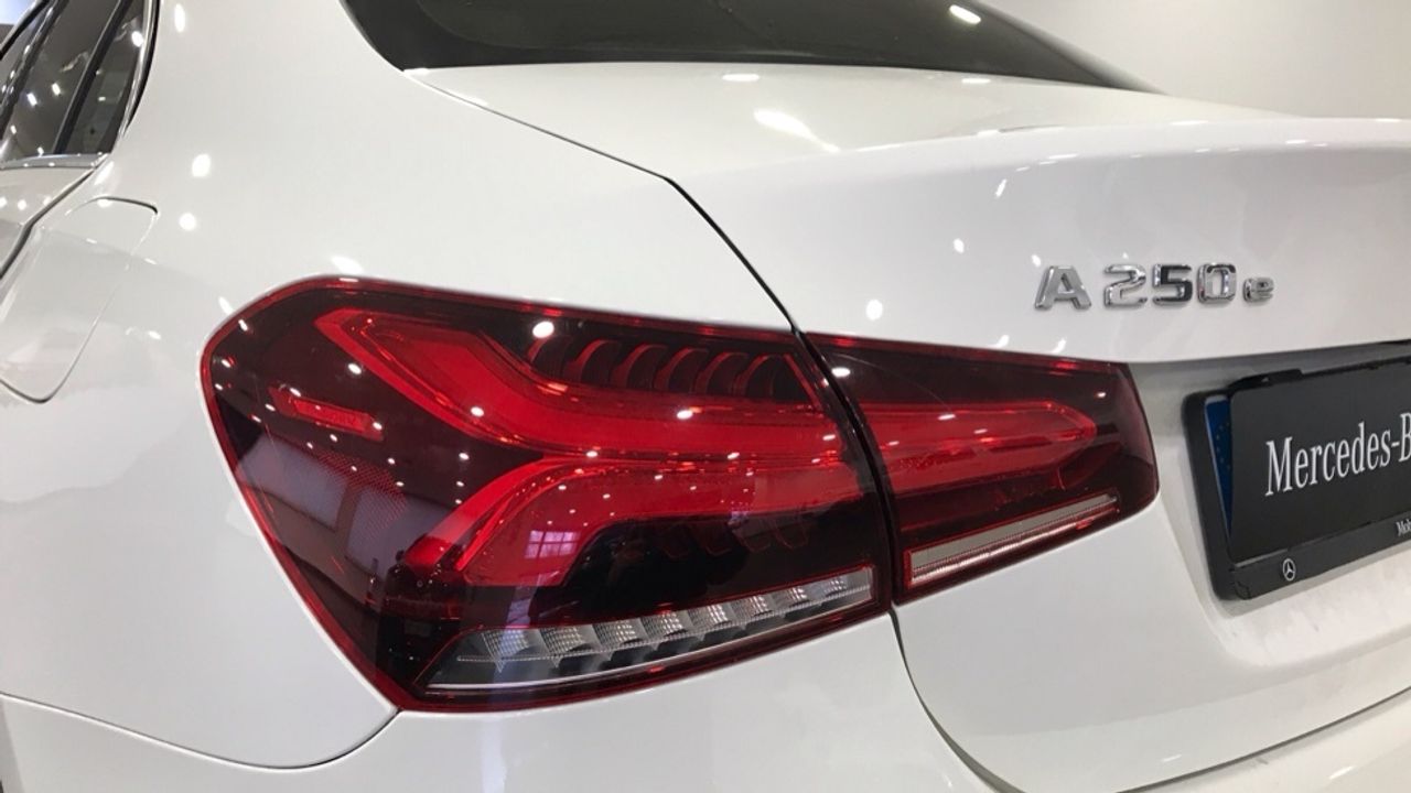 mercedes-clase-a-sedan-a-250-e-imagen-23
