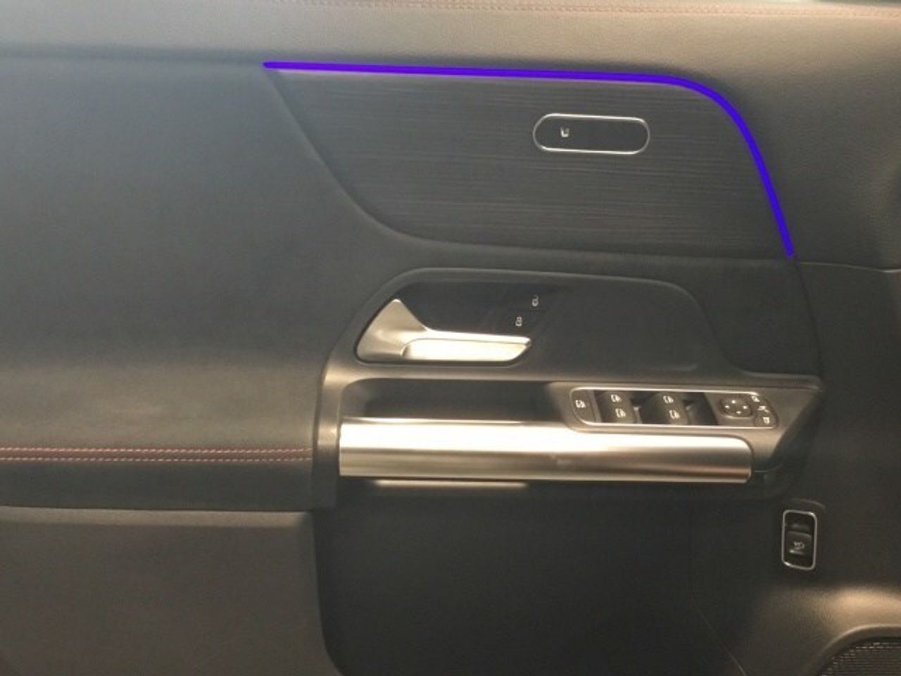 mercedes-eqa-250-amg-line-imagen-17