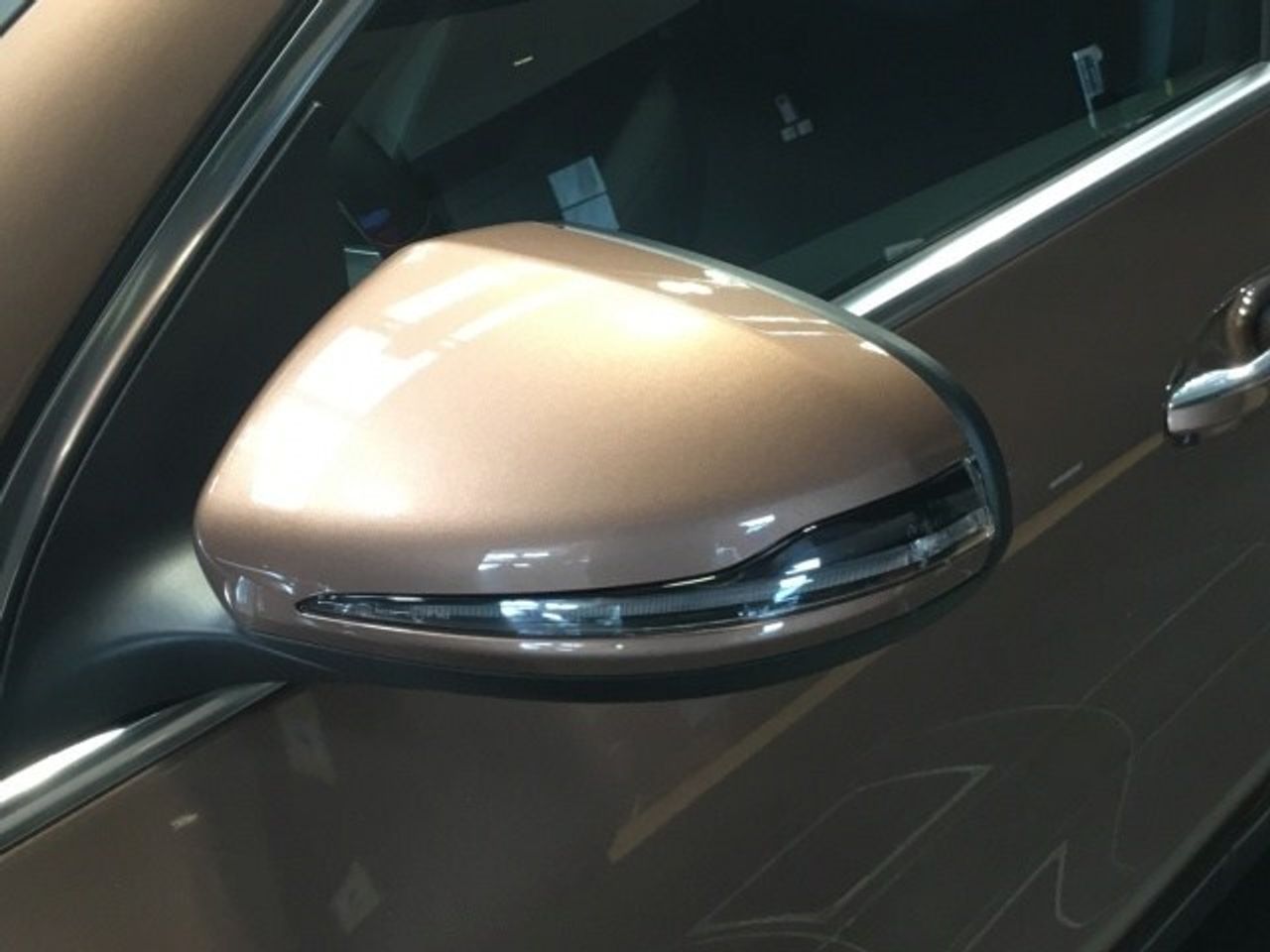 mercedes-eqa-250-amg-line-imagen-14