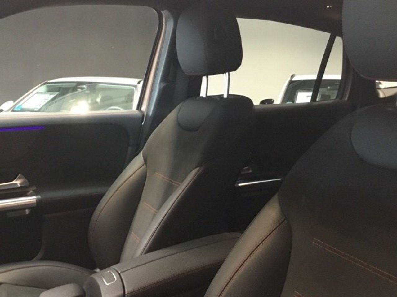 mercedes-eqa-250-amg-line-imagen-6