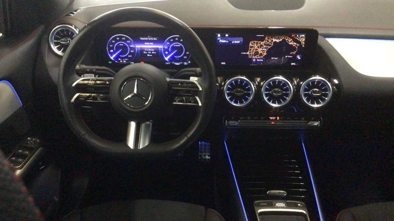 mercedes-eqa-250+-+-amg-line-imagen-8