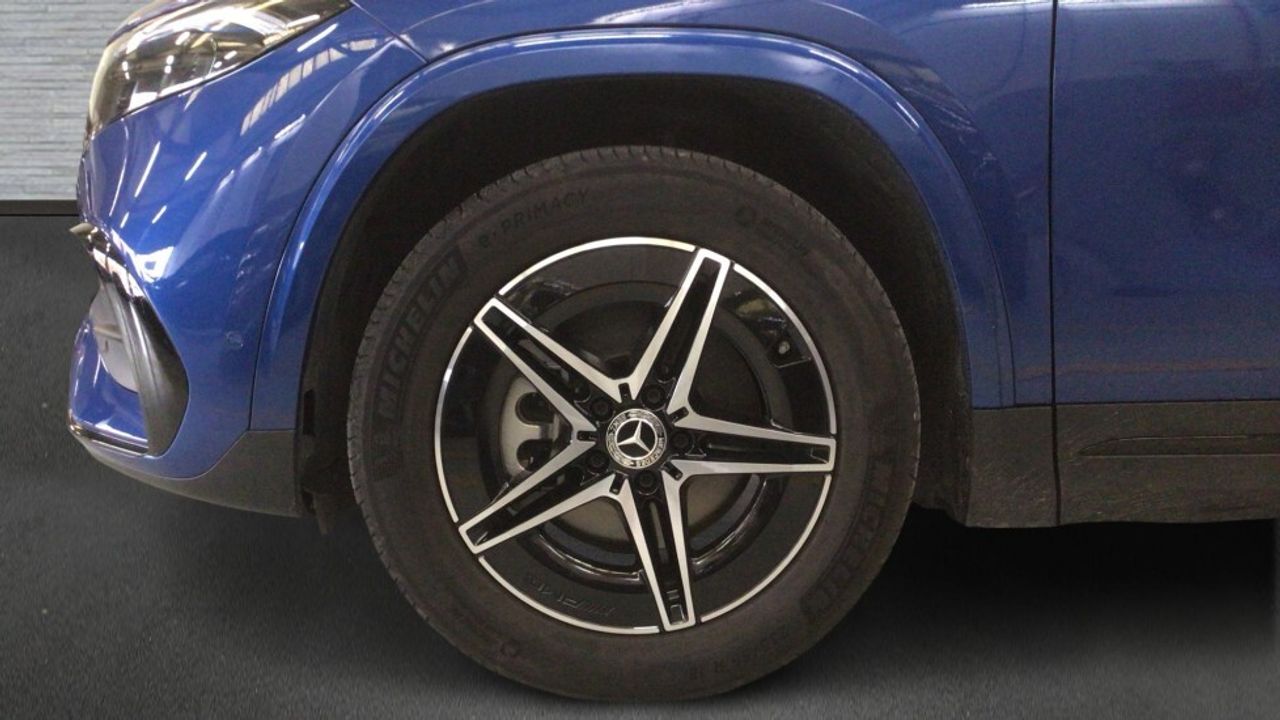 mercedes-eqa-250+-+-amg-line-imagen-4