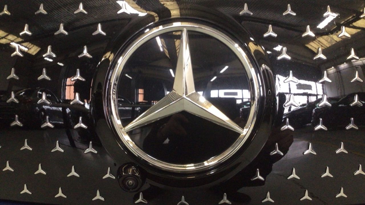 mercedes-eqa-250+-+-amg-line-imagen-12