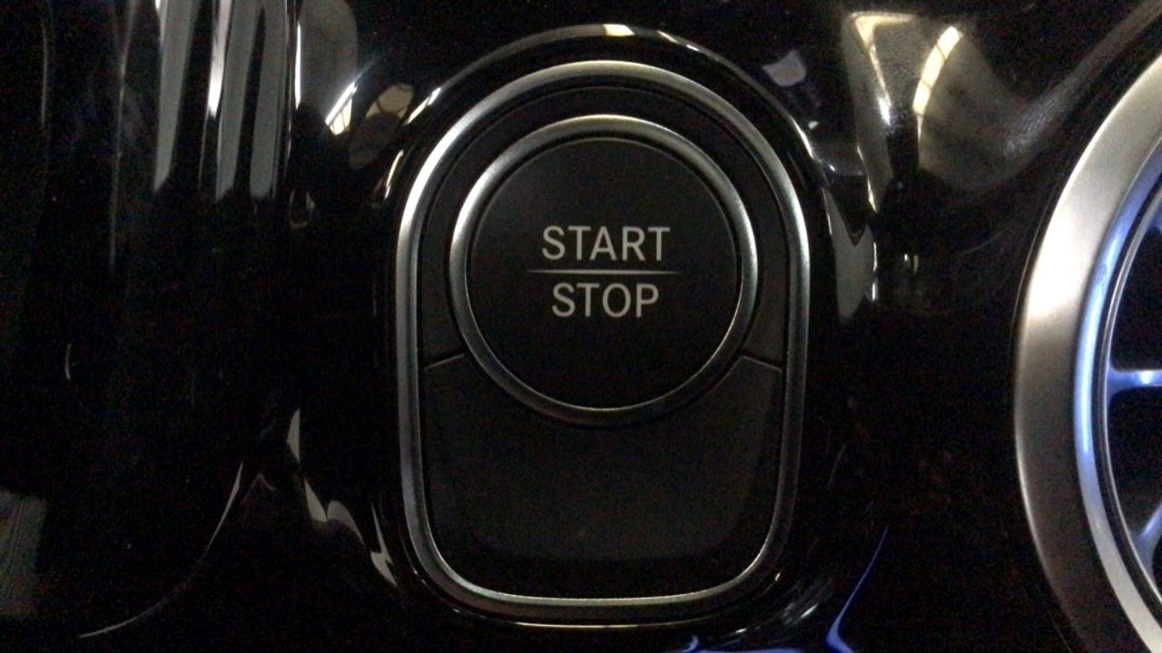mercedes-eqa-250+-+-amg-line-imagen-21
