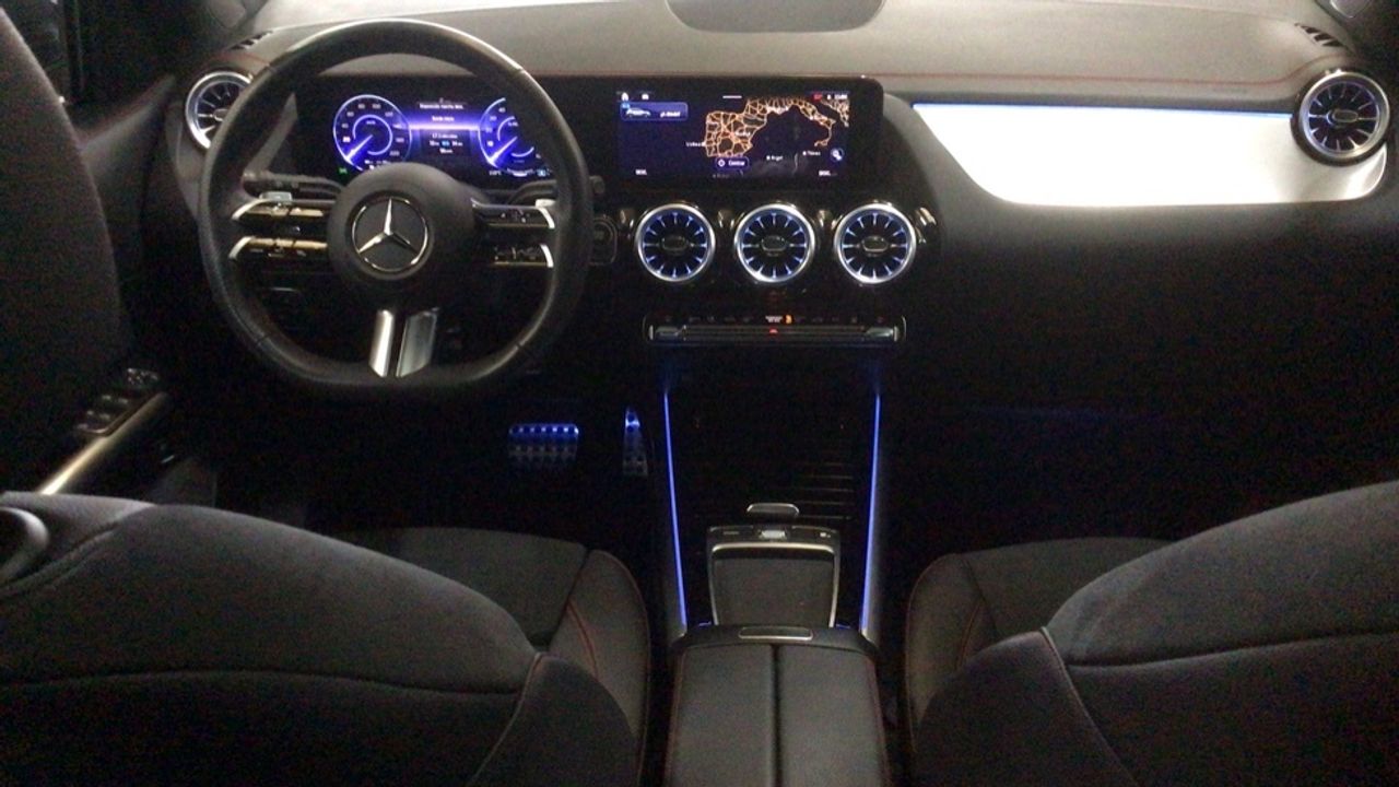 mercedes-eqa-250+-+-amg-line-imagen-7