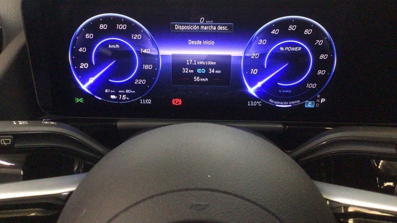 mercedes-eqa-250+-+-amg-line-imagen-18