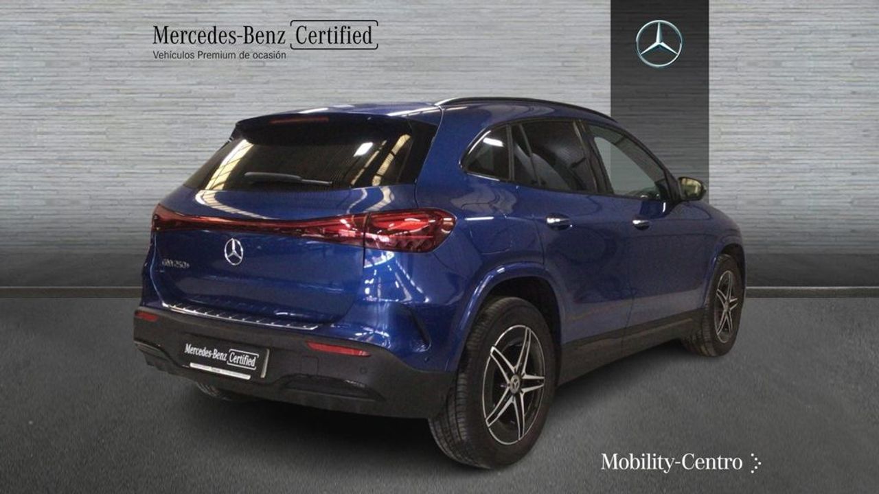 mercedes-eqa-250+-+-amg-line-imagen-1