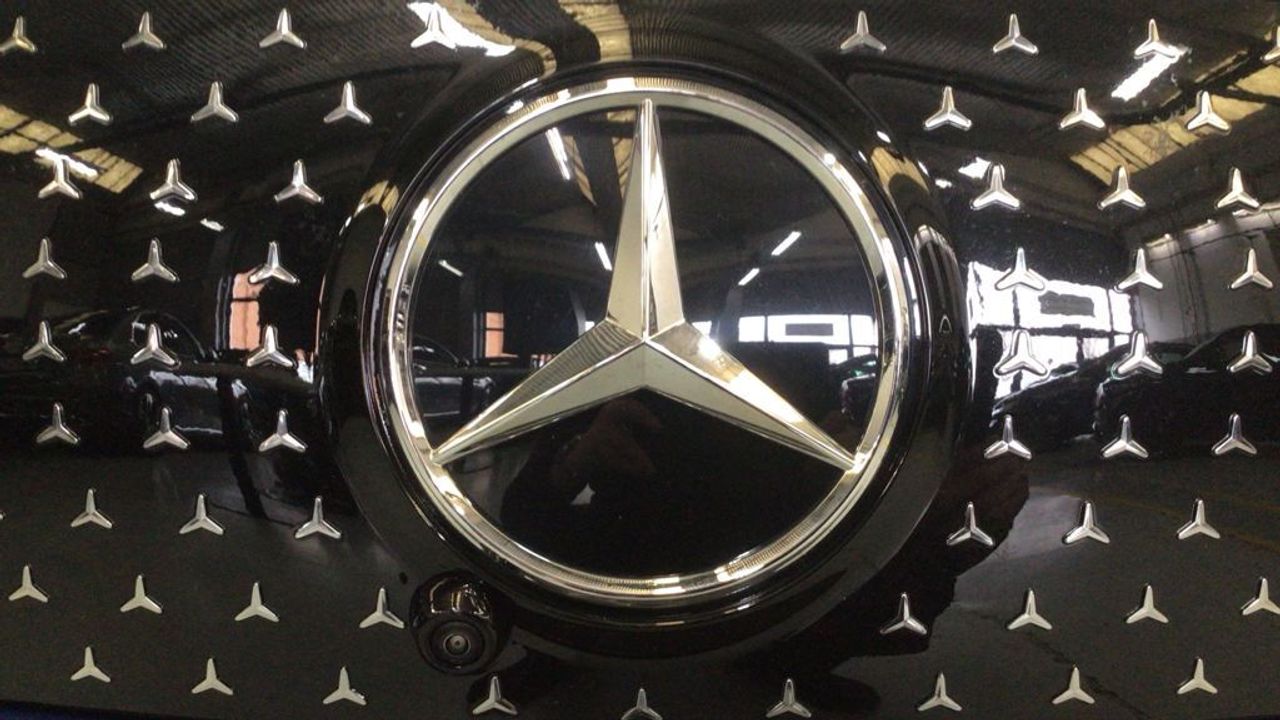 mercedes-eqa-250+-+-amg-line-imagen-12