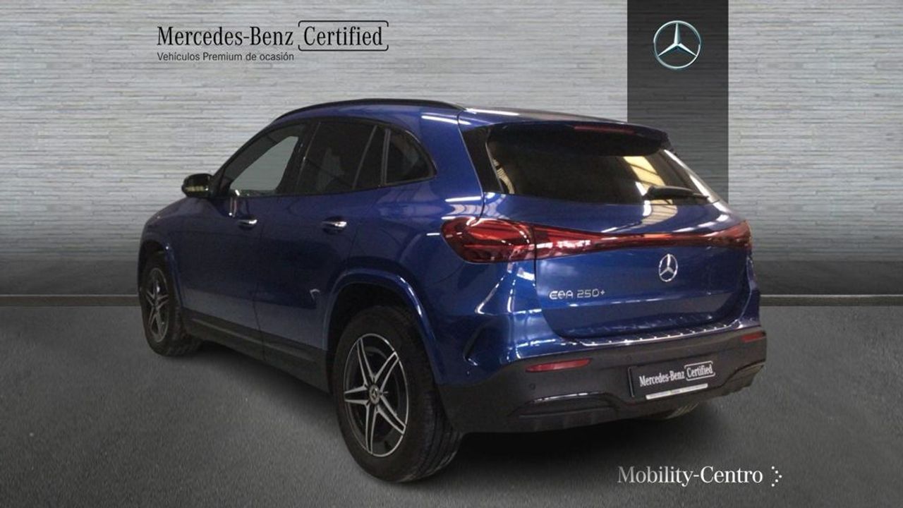 mercedes-eqa-250+-+-amg-line-imagen-3