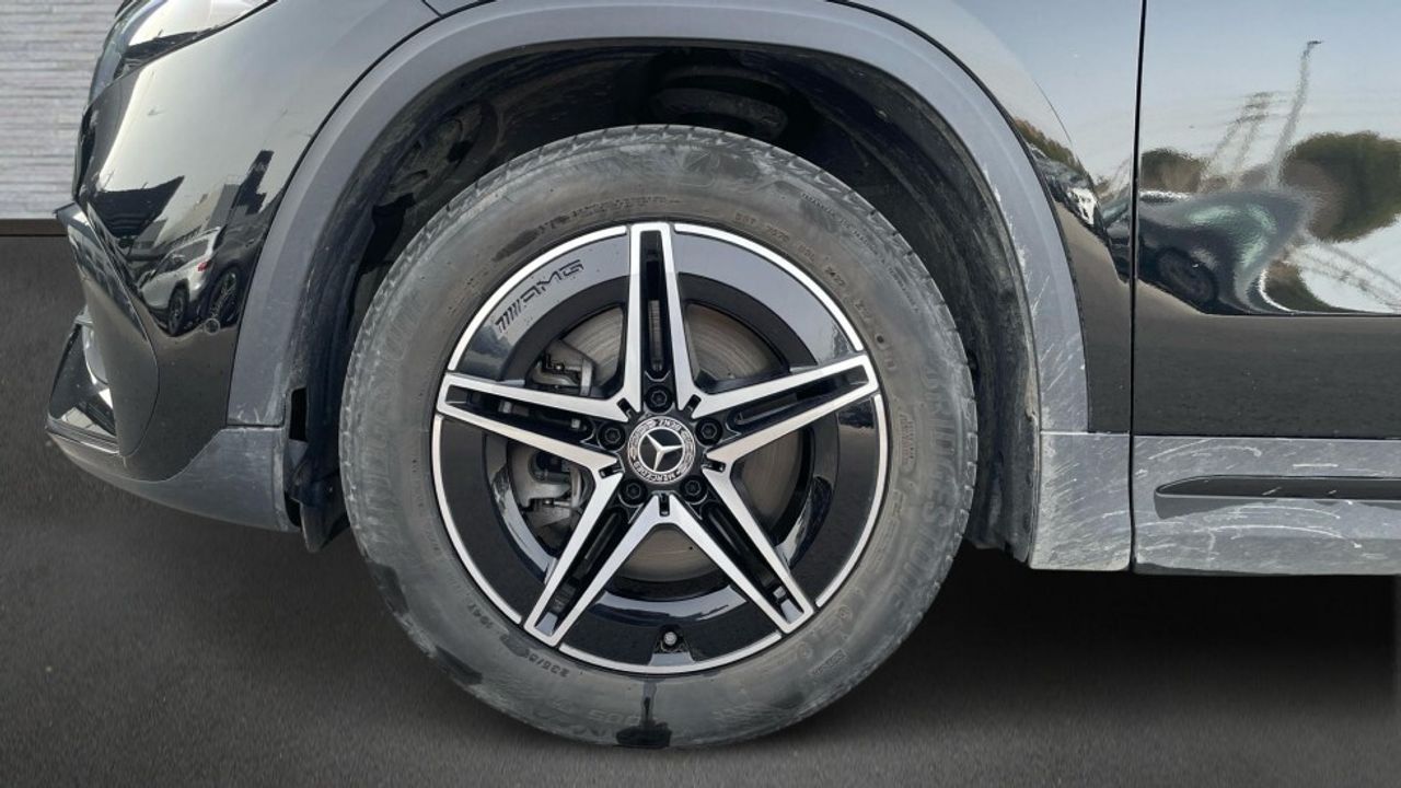 mercedes-eqa-250+-+-amg-line-imagen-4