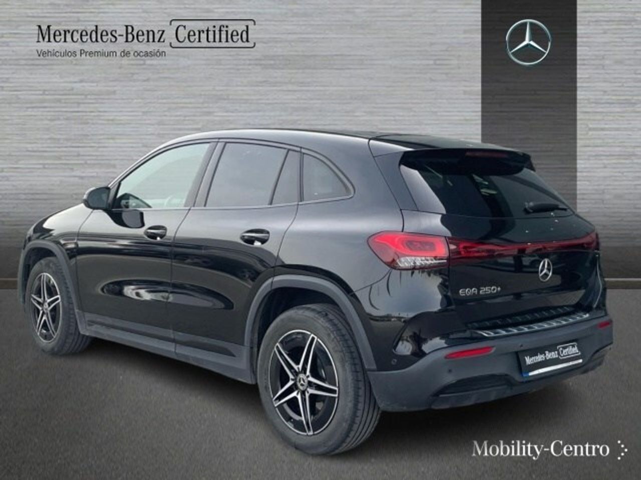 mercedes-eqa-250+-+-amg-line-imagen-3