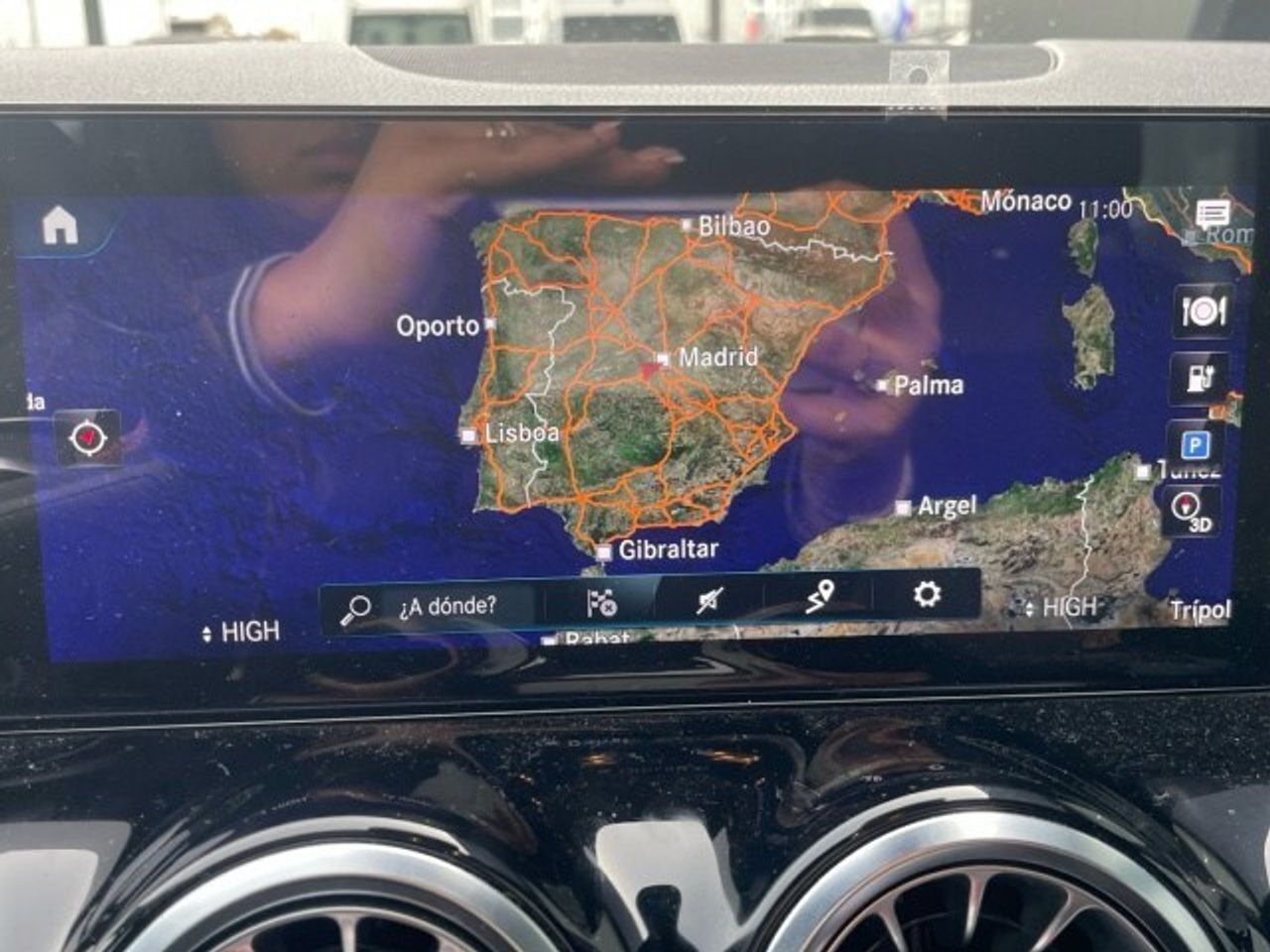 mercedes-eqa-250+-+-amg-line-imagen-13