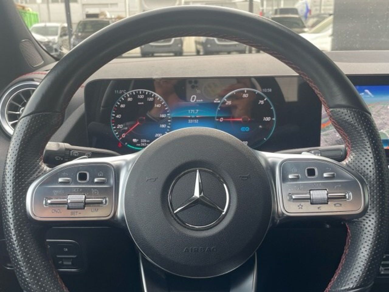 mercedes-eqa-250+-+-amg-line-imagen-8