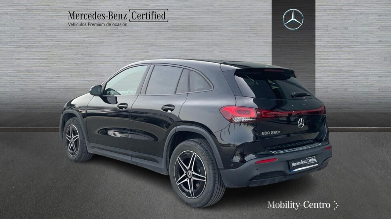 mercedes-eqa-250+-+-amg-line-imagen-3