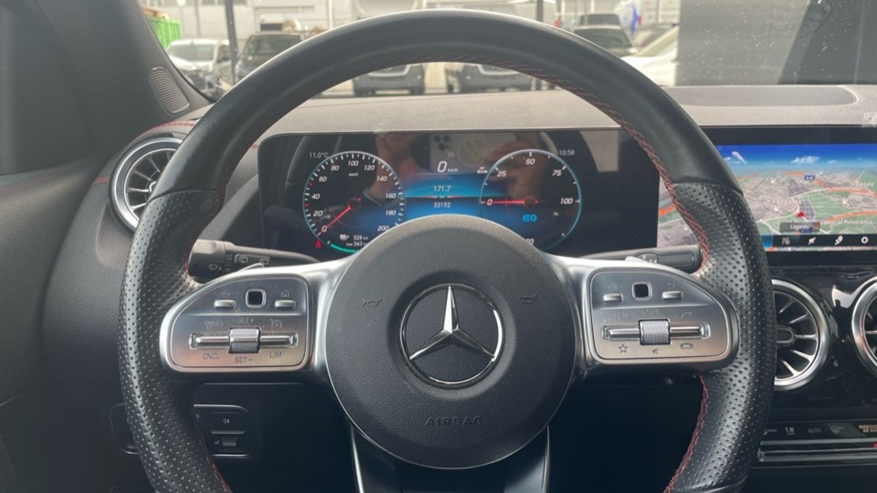 mercedes-eqa-250+-+-amg-line-imagen-8