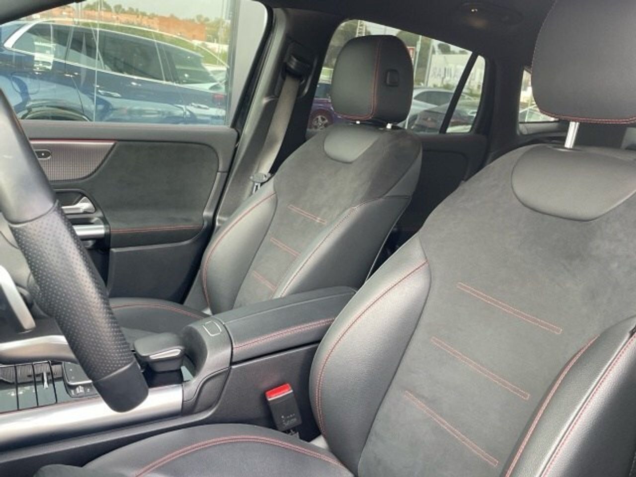 mercedes-eqa-250+-+-amg-line-imagen-6