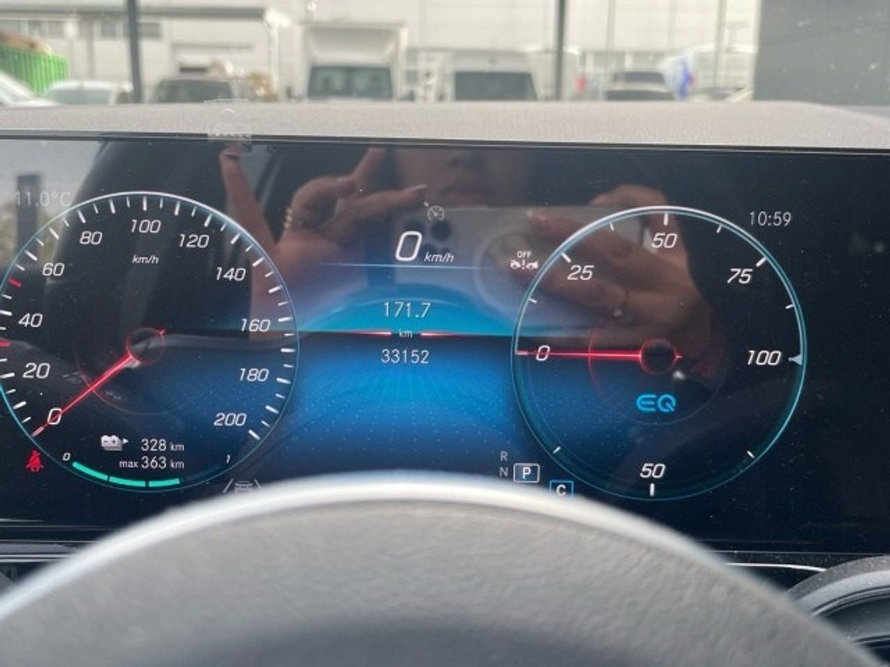 mercedes-eqa-250+-+-amg-line-imagen-18