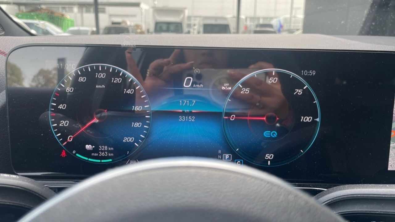 mercedes-eqa-250+-+-amg-line-imagen-12