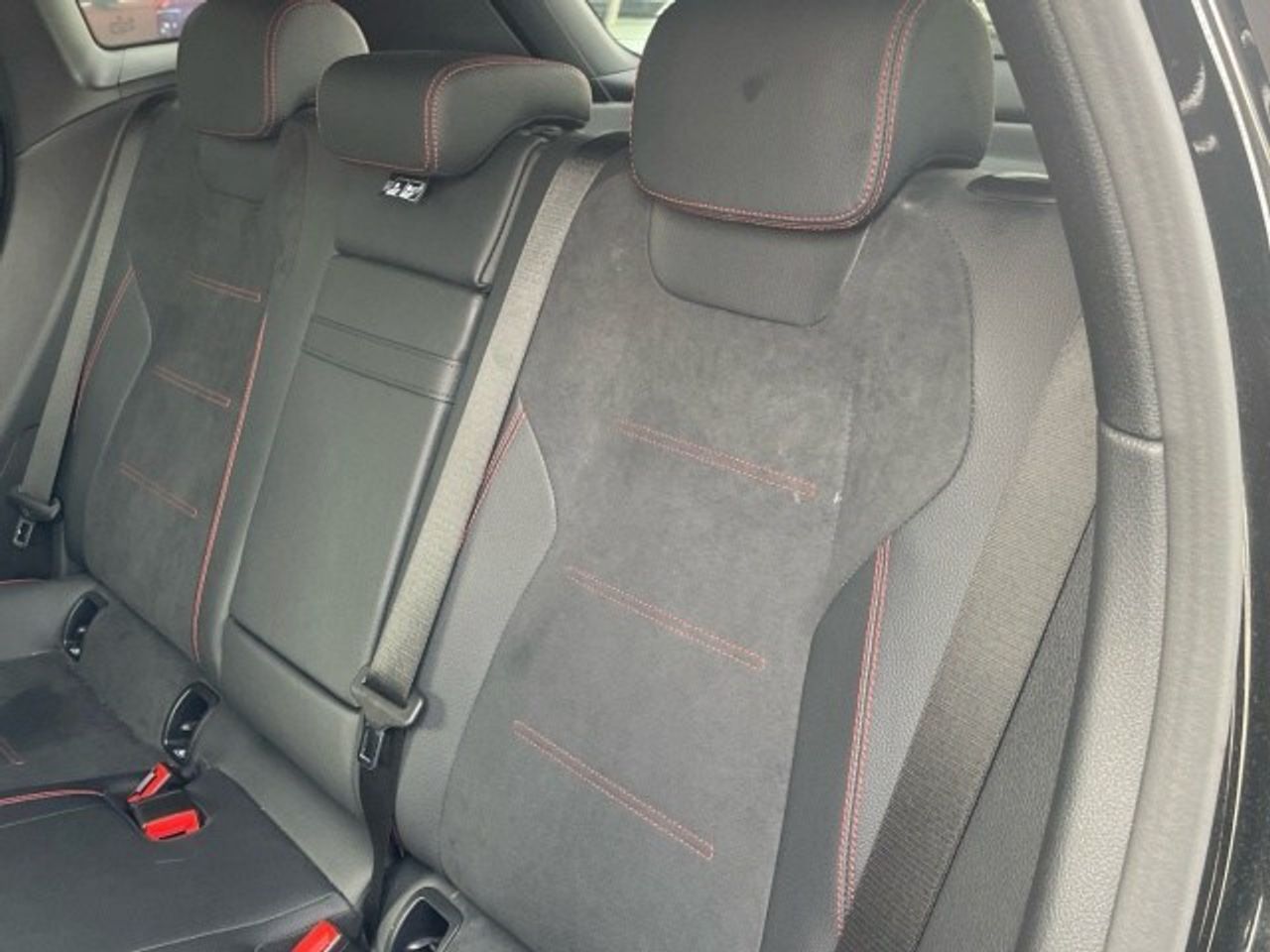 mercedes-eqa-250+-+-amg-line-imagen-10