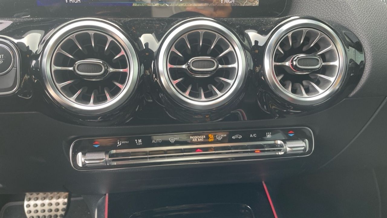 mercedes-eqa-250+-+-amg-line-imagen-15