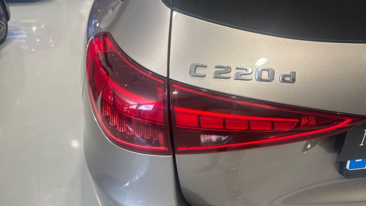 mercedes-clase-c-c-220-d-4matic-all-terrain-estate-imagen-17