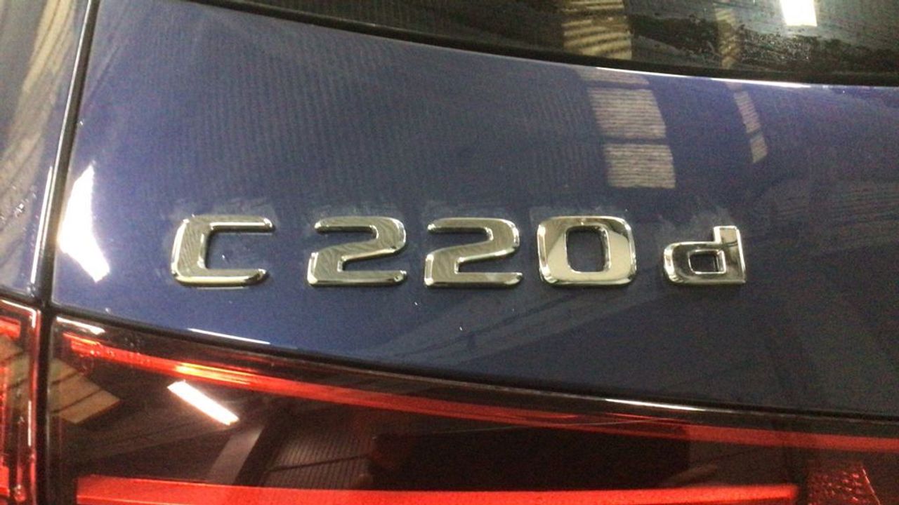 mercedes-clase-c-c-220-d-4matic-all-terrain-estate-imagen-11