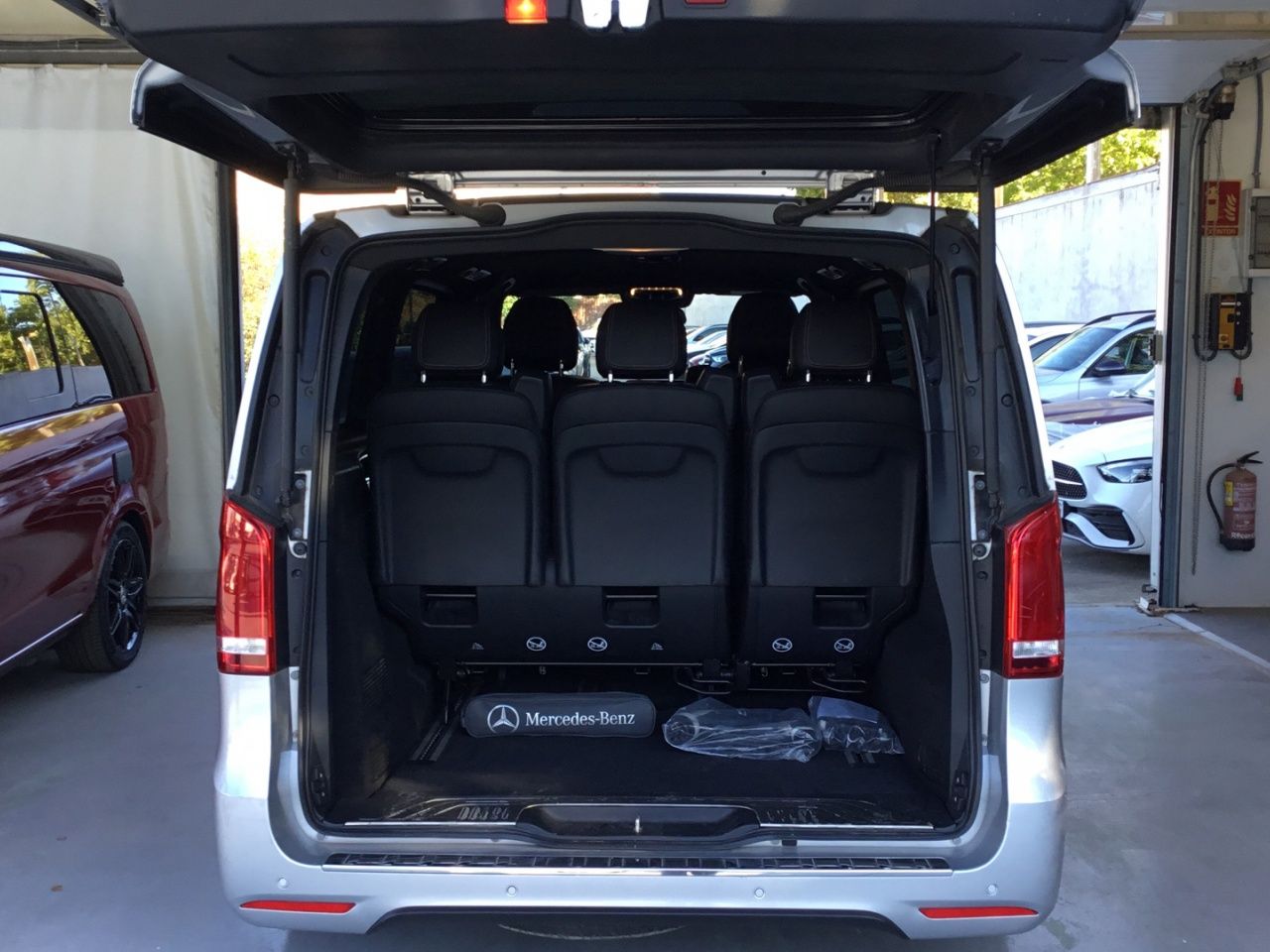 mercedes-eqv-300-larga-e100-imagen-15