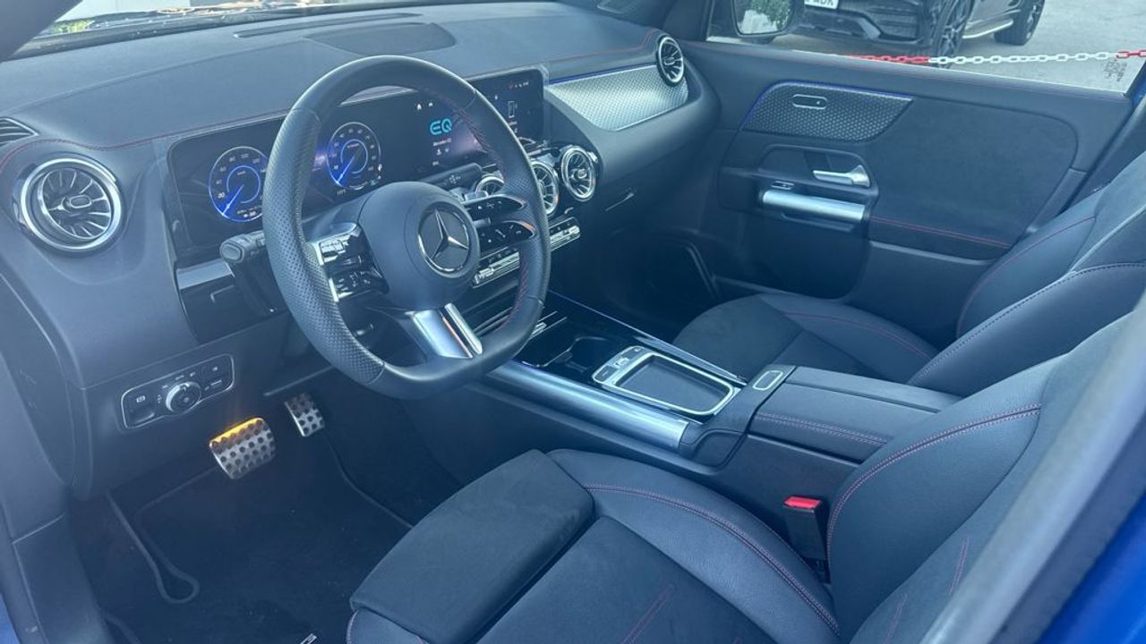 mercedes-eqa-250+-+-amg-line-imagen-5