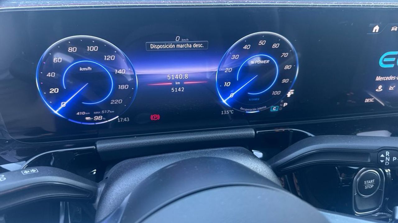 mercedes-eqa-250+-+-amg-line-imagen-12