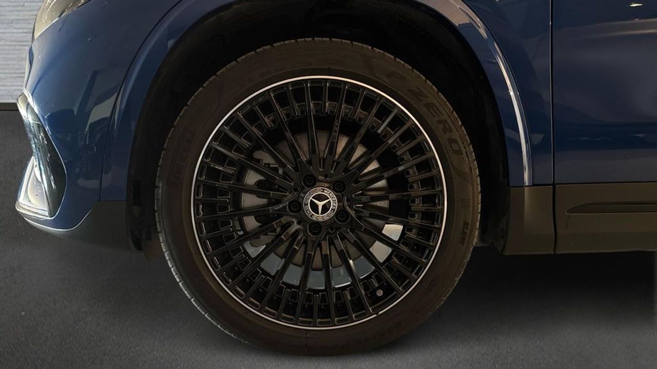 mercedes-eqa-250+-+-amg-line-imagen-4