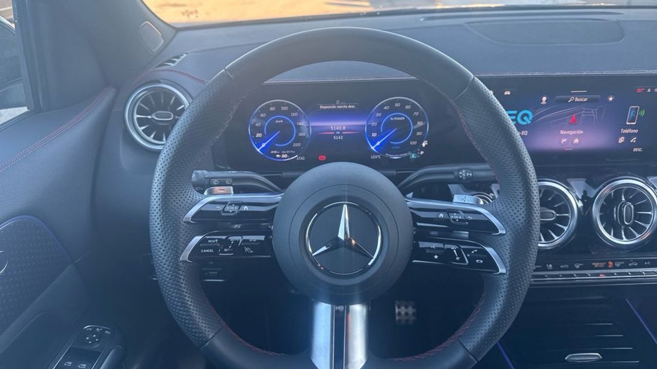 mercedes-eqa-250+-+-amg-line-imagen-8